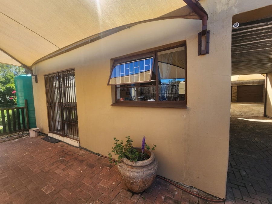 4 Bedroom Property for Sale in Pellissier Free State